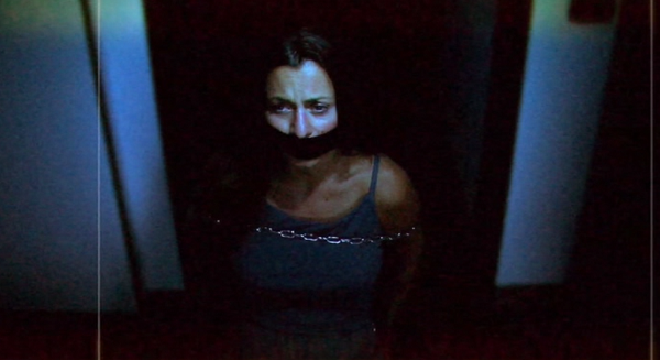 監禁されたエミリー