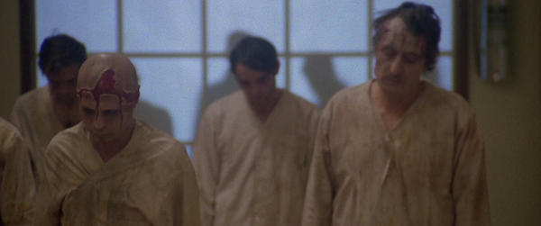 病院内を徘徊する死者達