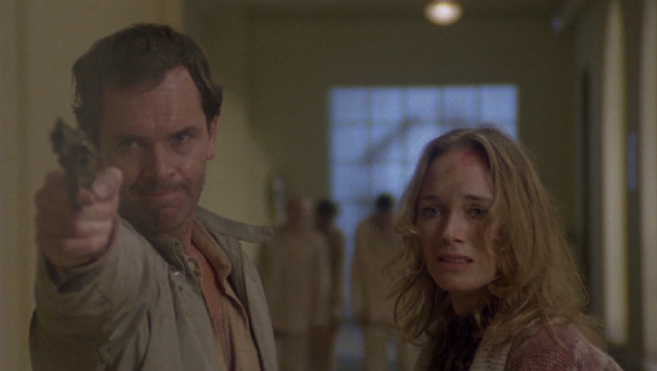 死者達から逃げるジョン&ライザ