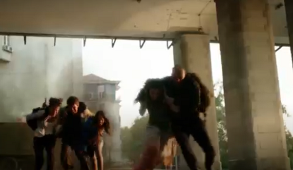 逃げるヴァレーラたち