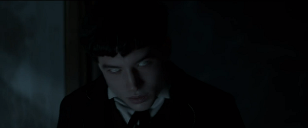 白目のクリーデンス