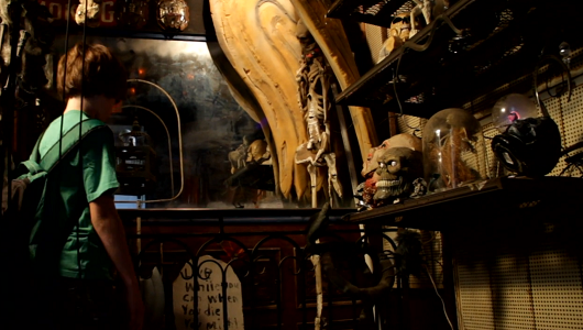 マーティーと不気味な装飾