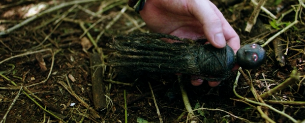 謎の小さな人形