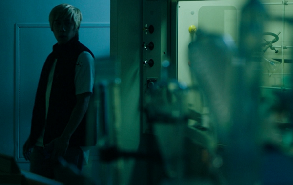 暗い実験室のライアン