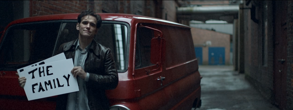 Familyのプレートを持つジャック