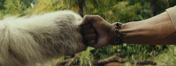 手を合わせるデイビス&ジョージ