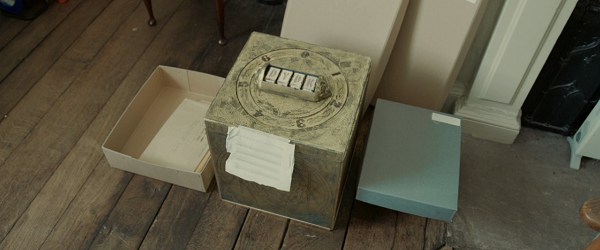 博物館保管部屋のビックリ箱