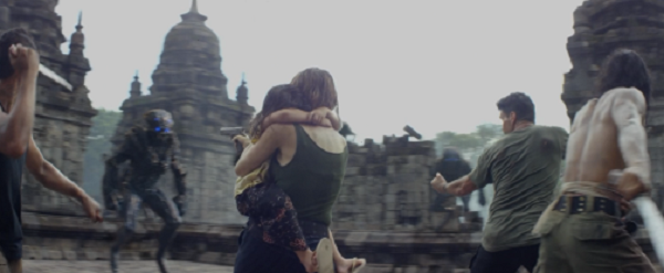 ジャロッド一行、異星人と白兵戦