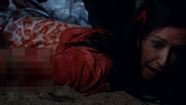 バラバラにされる女性