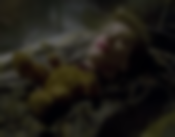 ぬいぐるみ女性